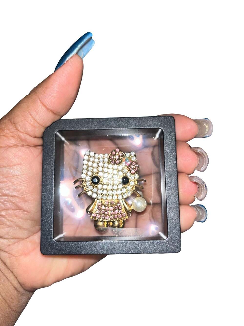 Hello Kitty Rhinestone Crystal Pearl Brooch Pin - Picture 2 of 3